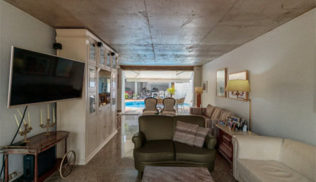 Casa à venda com 4 quartos, sendo 3 suítes, em Jardim Panorama, São Paulo, SP