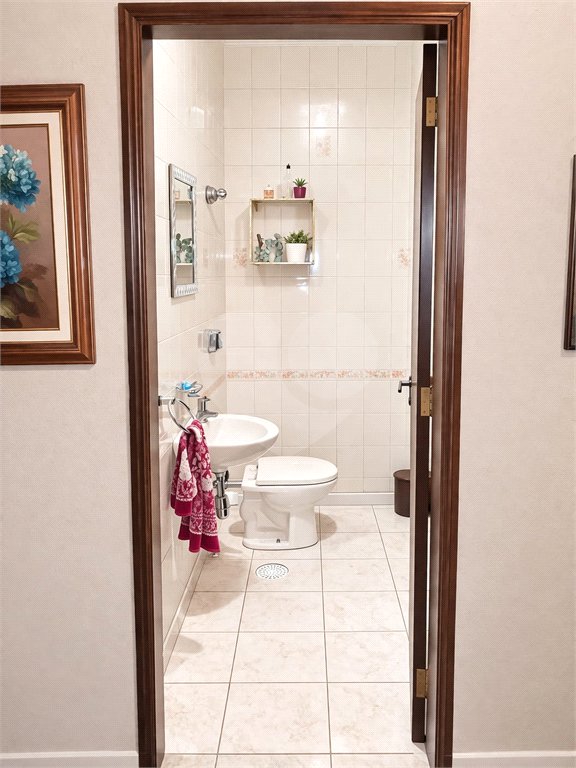 Casa à venda com 3 suítes em Jardim Leonor, São Paulo, SP