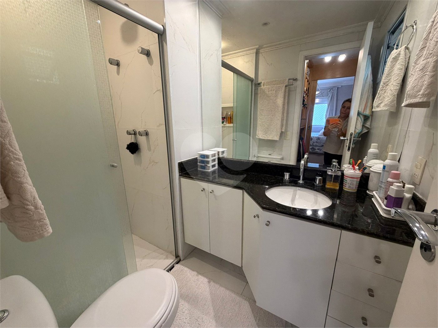 Apartamento à venda com 3 quartos, sendo 1 suíte,  em Vila Regente Feijó, São Paulo, SP