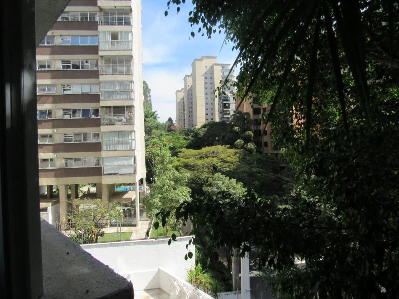 Apartamento à venda com 3 suítes em Real Parque, São Paulo, SP