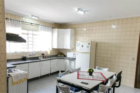 Casa Térrea à venda com 4 quartos, sendo 1 suíte, em Vila Gustavo, São Paulo, SP