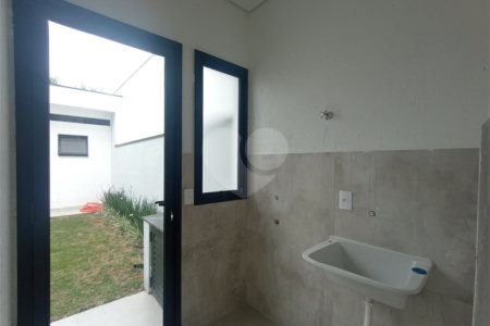 Casa à venda com 3 quartos, sendo 2 suítes, no condomínio Vila Rica, Indaiatuba - SP