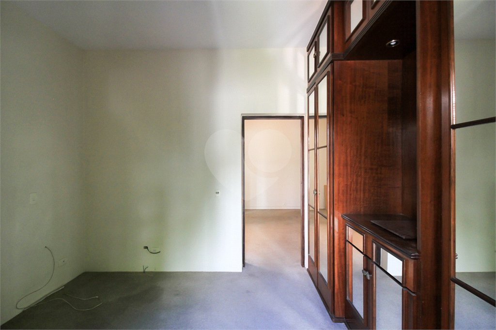 Casa à venda com 3 quartos, sendo 1 suíte, em Indianópolis, São Paulo, SP