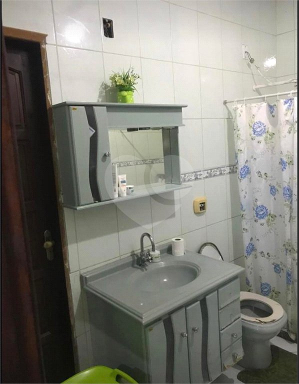 Casa à venda com 2 quartos, sendo 1 suíte, no condomínio Colinas, Rio de Janeiro - RJ