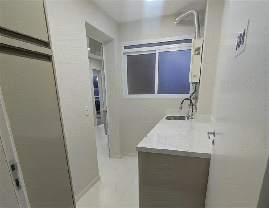 Apartamento à venda com 3 quartos, sendo 2 suítes,  em Jardim Arpoador, São Paulo, SP