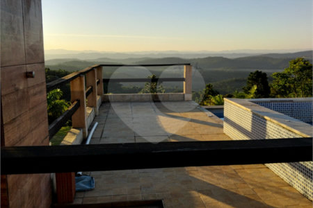 Chácara à venda com 3 quartos, sendo 1 suíte,  em Botujuru, Mogi das Cruzes, SP
