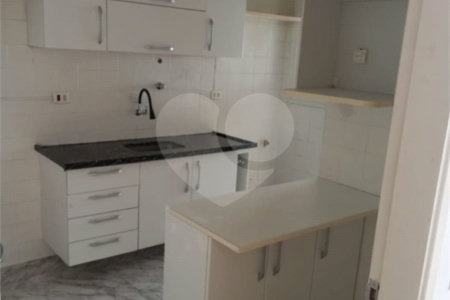 Apartamento à venda com 3 quartos, sendo 1 suíte,  em Vila Olímpia, São Paulo, SP