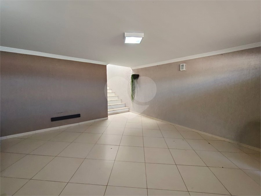 Sobrado à venda ou para alugar com 3 quartos, sendo 1 suíte,  em Jardim Itália, Itapetininga, SP