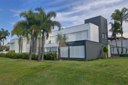 Casa à venda ou para alugar com 5 quartos, sendo 4 suítes, no condomínio Shamballa II, Atibaia - SP