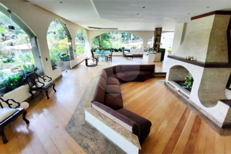 Casa à venda com 11 quartos, sendo 6 suítes, em Taquara, Rio de Janeiro, RJ