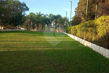 Casa à venda com 4 quartos, sendo 1 suíte,  no condomínio Village da Serra, Araçoiaba da Serra - SP