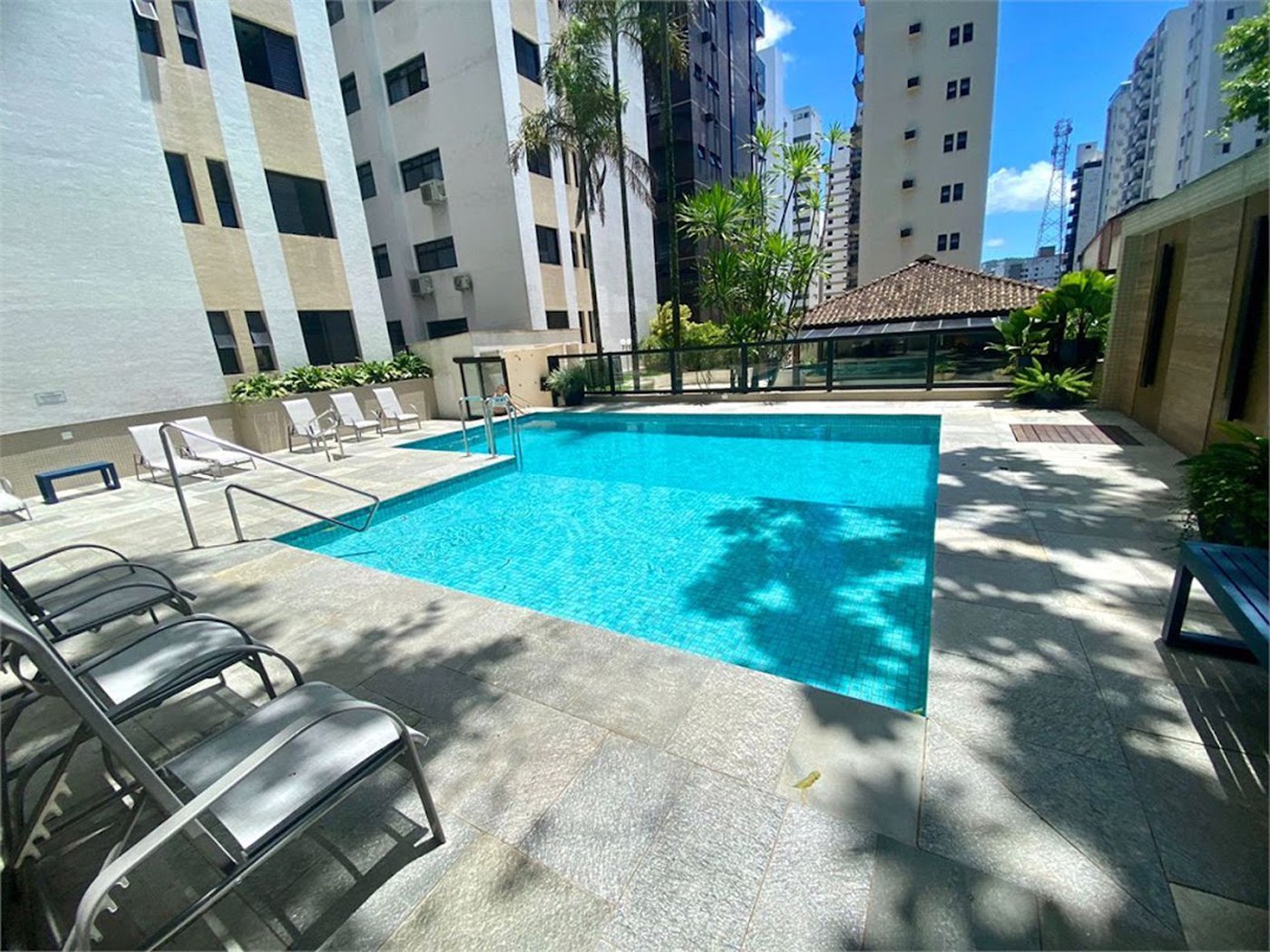 Apartamento Residencial à venda, Centro, Guarujá - AP1482.
