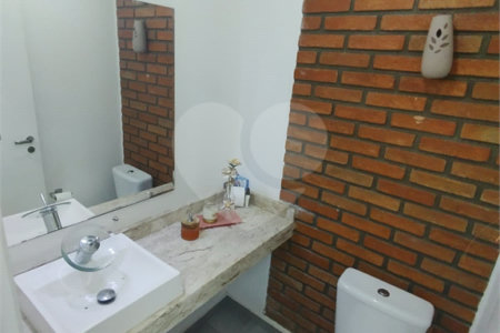 Casa à venda com 2 quartos, sendo 1 suíte, no condomínio Residencial Viva Vida, Cotia - SP
