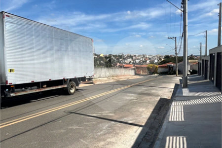 Sobrado para alugar com 3 quartos, sendo 1 suíte, em Vila Petrópolis, Atibaia, SP