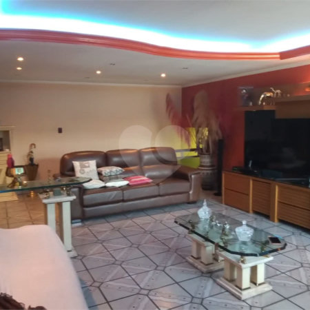 Casa à venda com 4 quartos, sendo 1 suíte,  em Vila Maria Baixa, São Paulo, SP