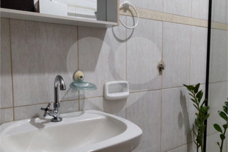 Casa à venda com 3 quartos, sendo 1 suíte, em Vila Santa Helena, Atibaia, SP