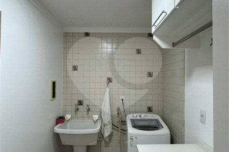 Casa à venda com 3 suítes no condomínio Residencial Delle Stelle, Louveira - SP