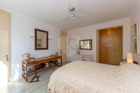 Casa de Vila à venda com 4 quartos, sendo 2 suítes, em Alto da Boa Vista, São Paulo, SP