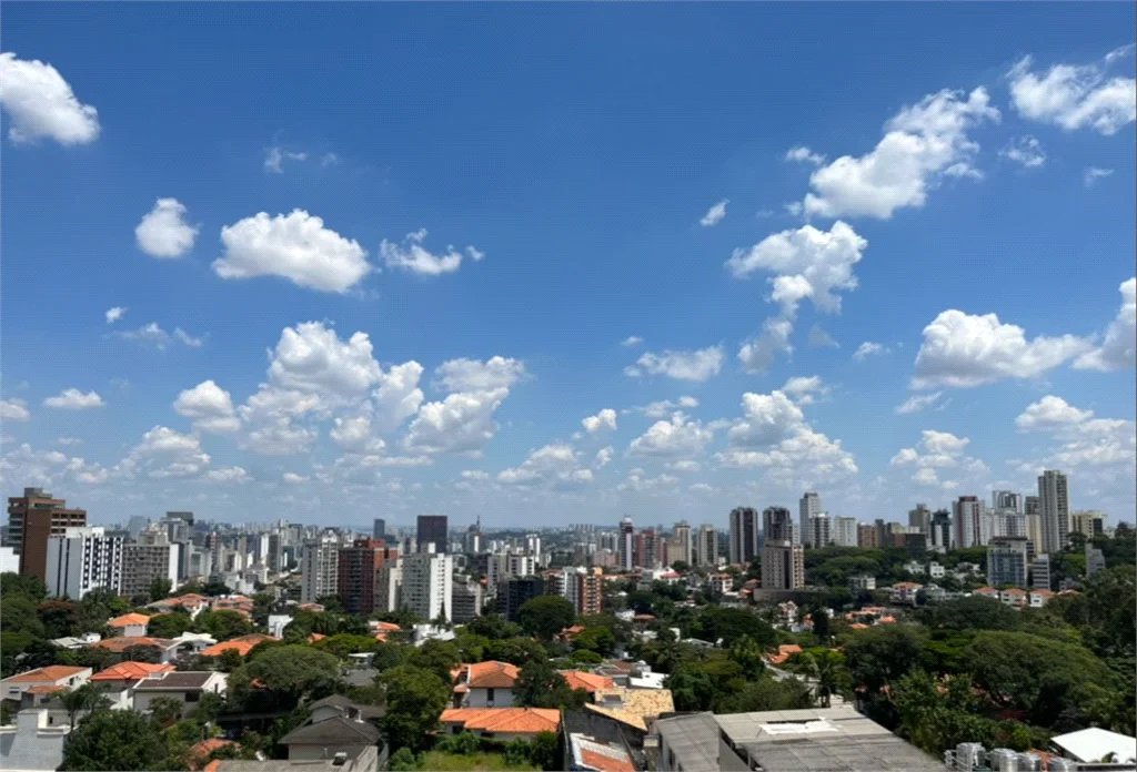 Apartamento à venda com 3 quartos, sendo 1 suíte,  em Pinheiros, São Paulo, SP