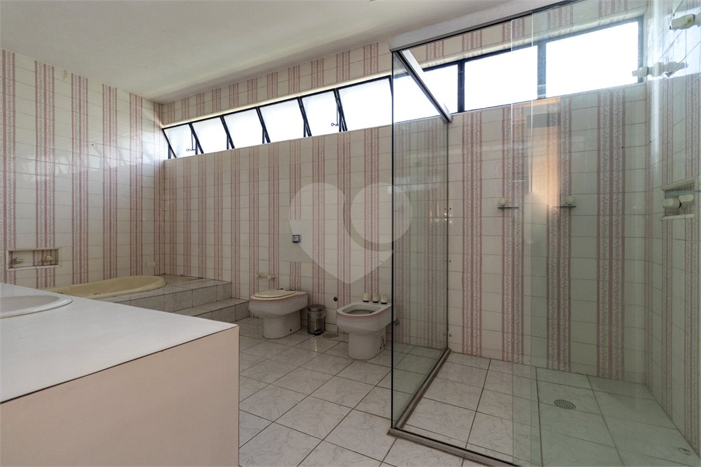 Sobrado à venda com 4 quartos, sendo 2 suítes,  em Vila Morumbi, São Paulo, SP