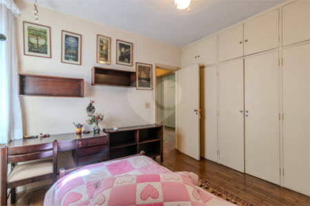 Casa Térrea à venda com 4 quartos, sendo 1 suíte, em Brooklin, São Paulo, SP