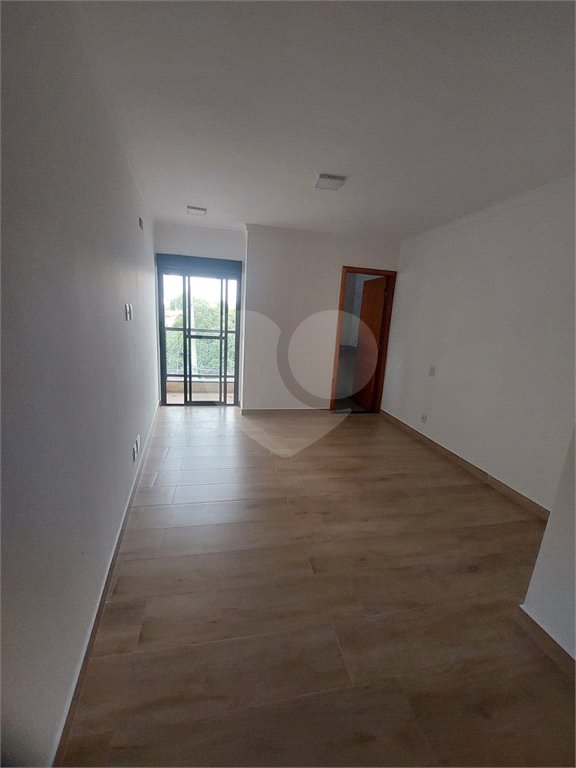 Sobrado à venda com 3 quartos, sendo 1 suíte, em Vila Carrão, São Paulo, SP