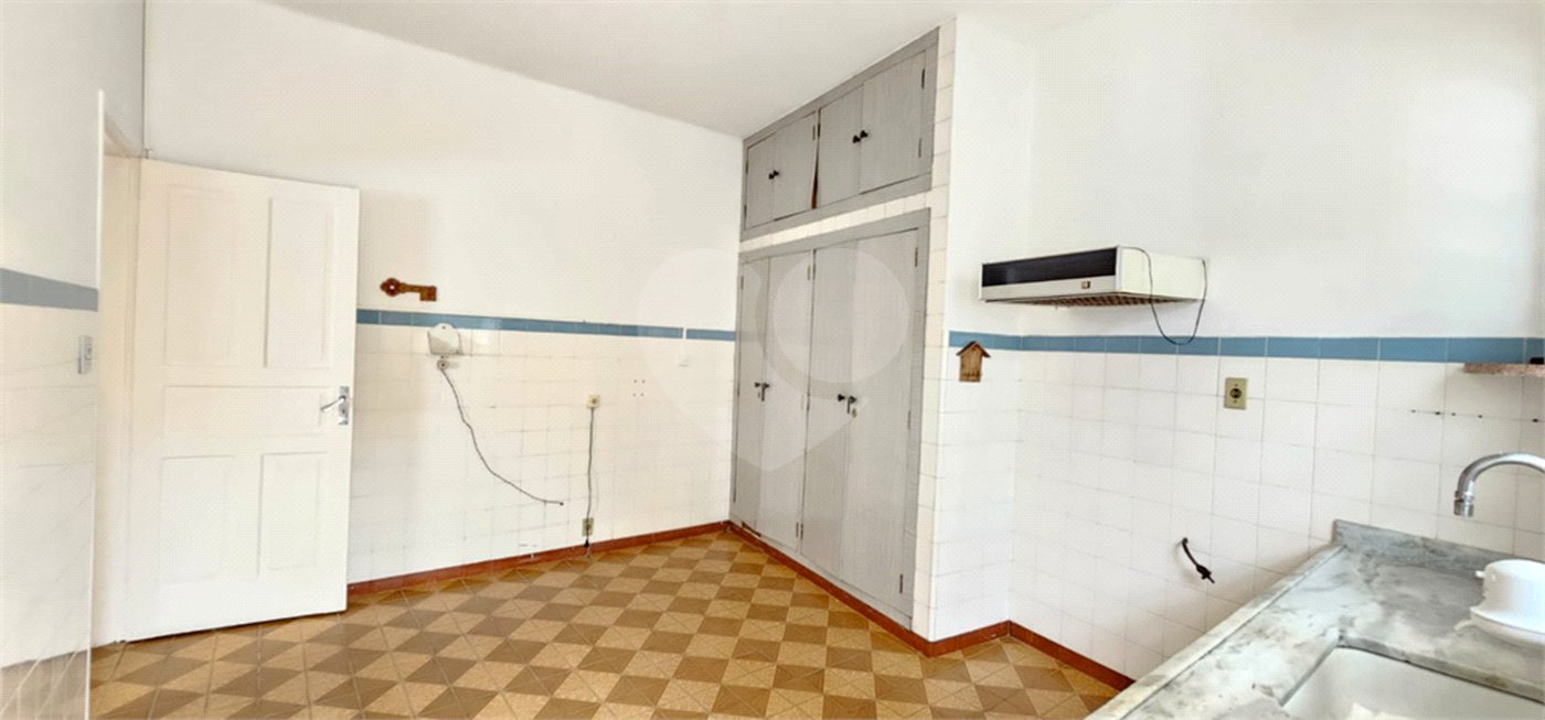 Casa à venda com 4 quartos em Vila Hamburguesa, São Paulo, SP