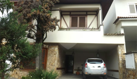 Casa à venda ou para alugar com 4 quartos, sendo 3 suítes, no condomínio Villa das Flores, São Paulo - SP