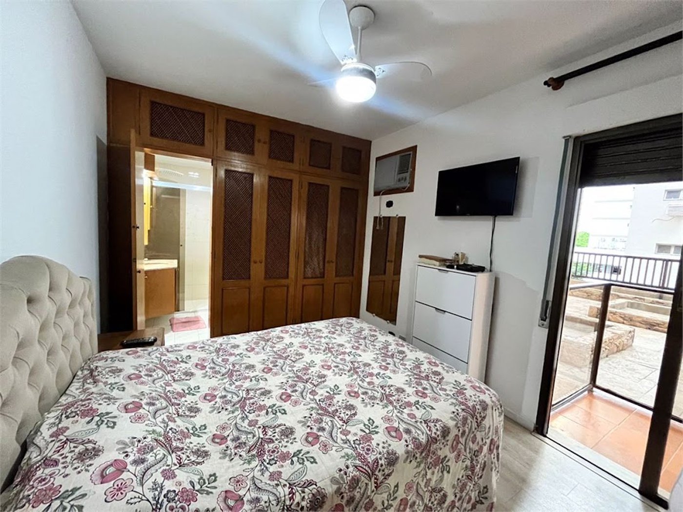 Apartamento com 2 Quartos e 2 Vagas à Venda em Pitangueiras – Guarujá/SP