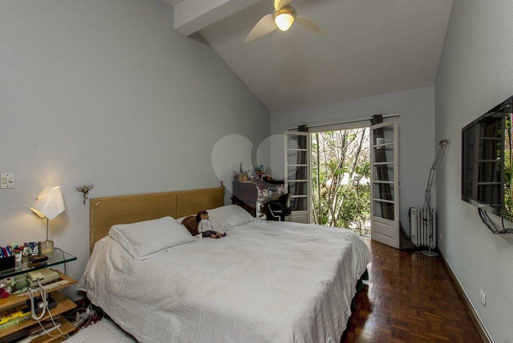 Casa à venda com 5 suítes em Vila Tramontano, São Paulo, SP
