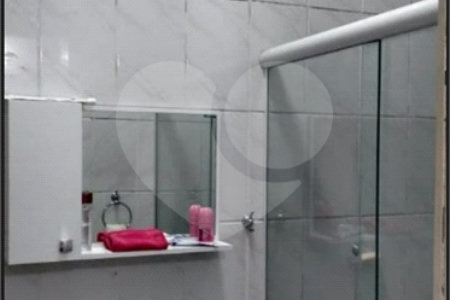 Casa à venda com 3 quartos, sendo 1 suíte,  no Centro, Poá, SP