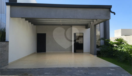 Casa à venda ou para alugar com 3 quartos, sendo 1 suíte, no condomínio Condomíno Helena Maria, Sorocaba - SP