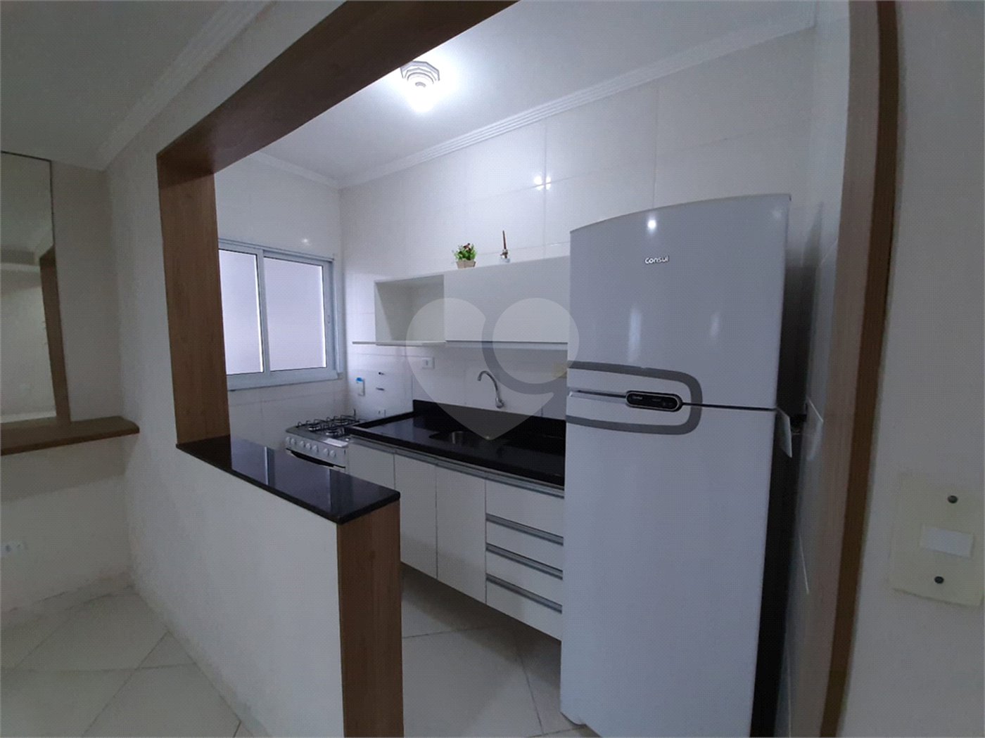 Apartamento à venda com 2 quartos, sendo 1 suíte,  no Centro, Mongaguá, SP