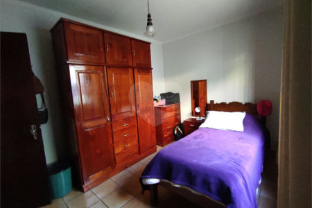 Casa à venda com 3 quartos, sendo 1 suíte, no Centro, Poá, SP