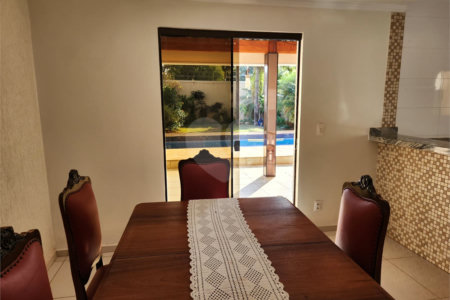 Casa à venda ou para alugar com 3 quartos, sendo 1 suíte, em Jardim Primavera, Araraquara, SP