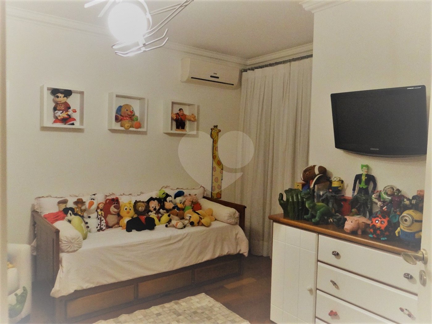 Casa à venda com 4 suítes em Jardim Floresta, São Paulo, SP