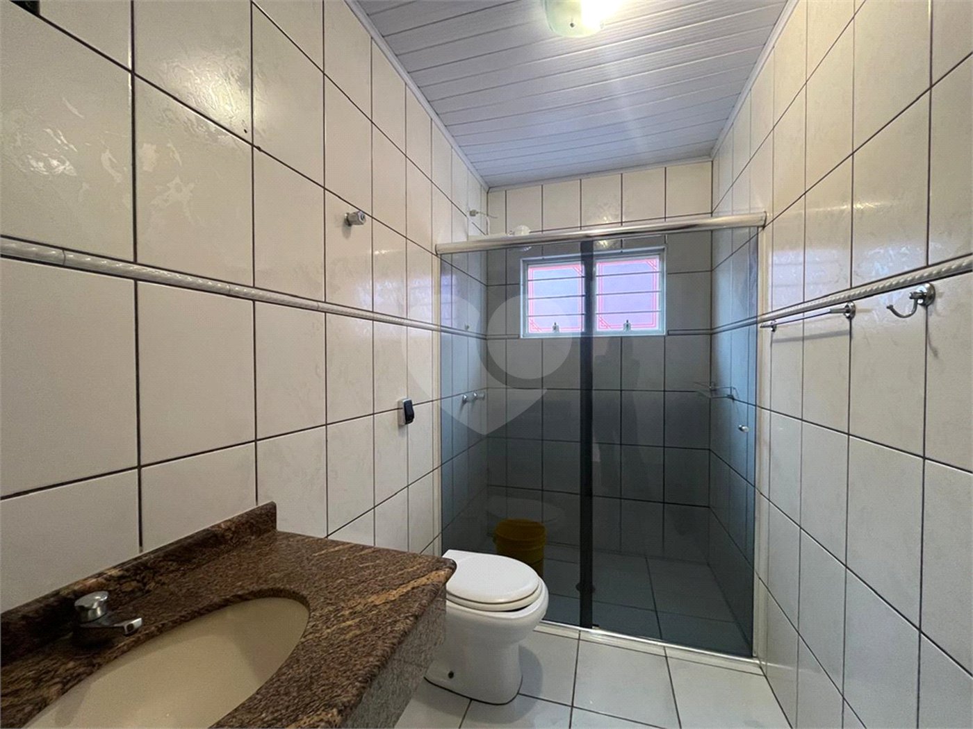 Sobrado à venda ou para alugar com 3 quartos, sendo 2 suítes,  em Parque Atenas do Sul, Itapetininga, SP