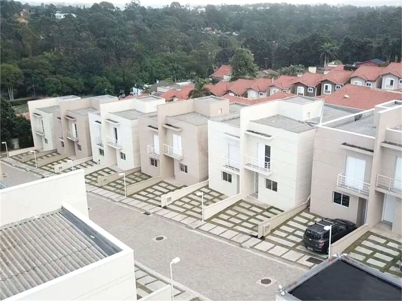 Casa à venda com 3 quartos, sendo 1 suíte, no condomínio Villaggio Viana, Cotia - SP
