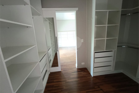 Casa à venda com 4 quartos, sendo 2 suítes, no condomínio Terras de Santa Adélia, Vargem Grande Paulista - SP