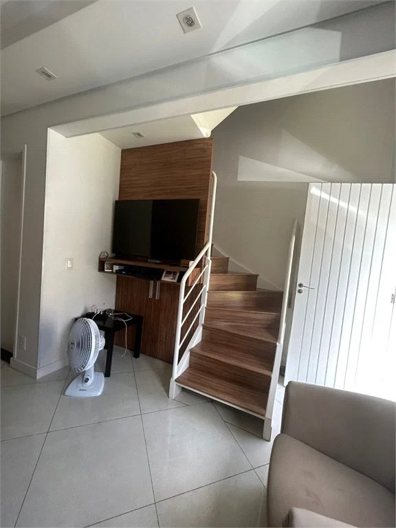 Casa à venda com 3 quartos, sendo 1 suíte, no condomínio Vila das Cores, São Paulo - SP