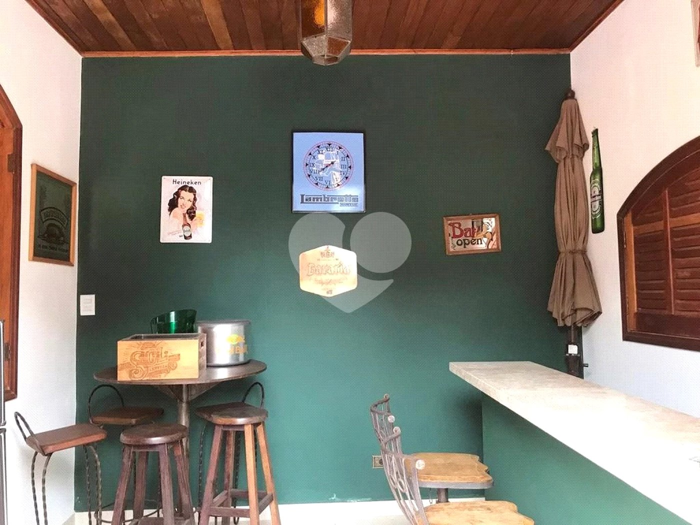 Casa à venda com 5 quartos, sendo 3 suítes, no condomínio Alpes da Cantareira, Mairiporã - SP
