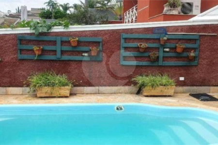 Casa à venda com 3 quartos, sendo 1 suíte, no condomínio Terras de São Francisco, Vinhedo - SP