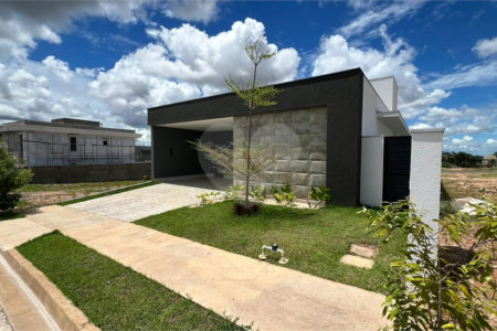 Casa à venda com 3 suítes no condomínio Brisas Horizontal, Cuiabá - MT