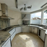 Casa à venda com 4 suítes no condomínio Reserva Colonial, Valinhos - SP