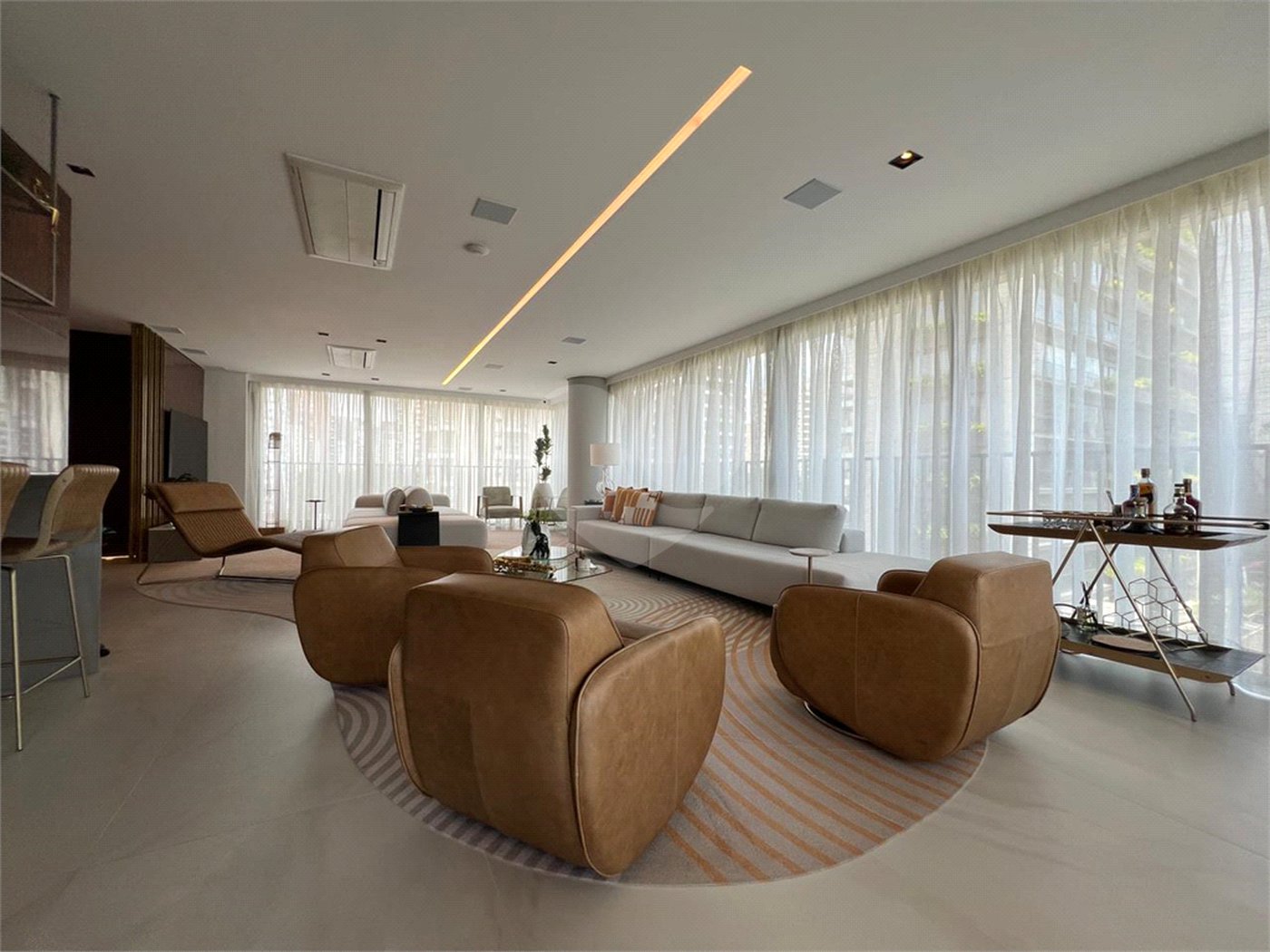 Apartamento à venda com 3 suítes em Vila Olímpia, São Paulo, SP