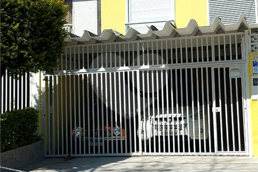 Sobrado à venda com 3 quartos, sendo 2 suítes, em Vila Romero, São Paulo, SP