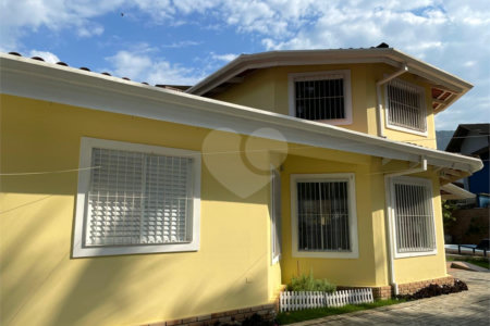 Casa à venda com 3 quartos, sendo 2 suítes,  em Maresias, São Sebastião, SP