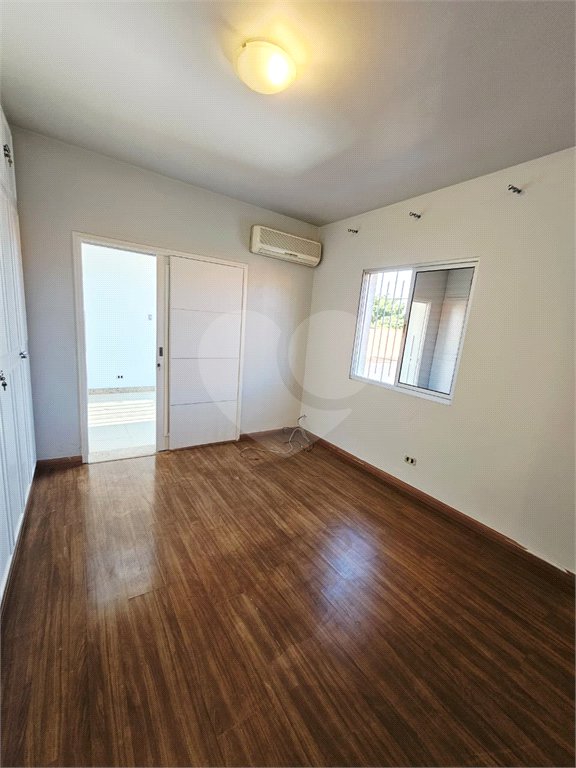 Sobrado à venda com 4 quartos, sendo 1 suíte, em Vila Guilherme, São Paulo, SP