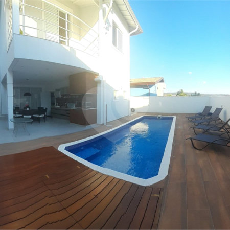 Casa à venda com 3 quartos, sendo 2 suítes,  no condomínio Terras do Oriente, Valinhos - SP