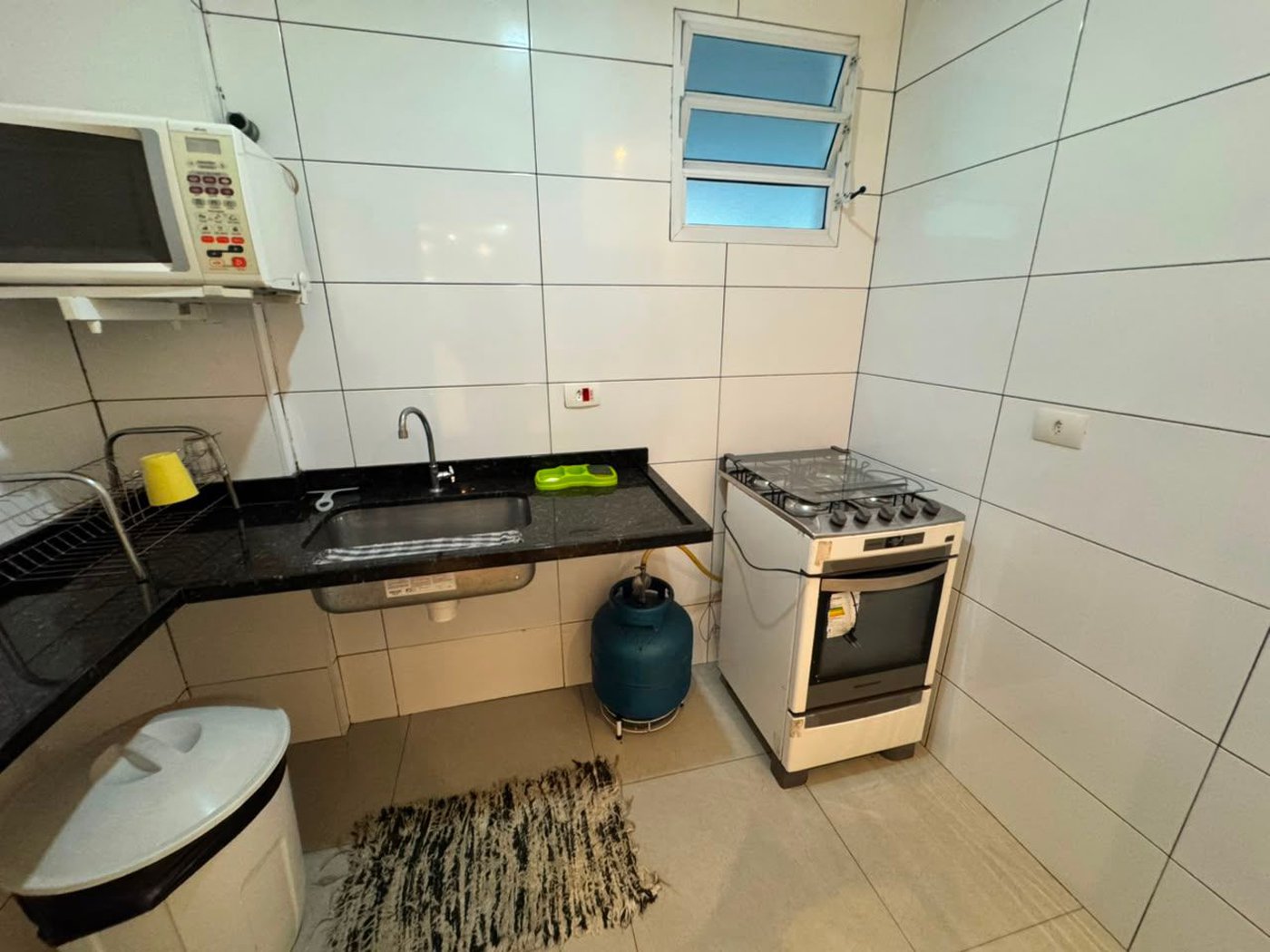 Apartamento com 3 dormitórios à venda, 73 m² por R$ 350.000,00 - Balneário Cidade Atlântica - Guarujá/SP